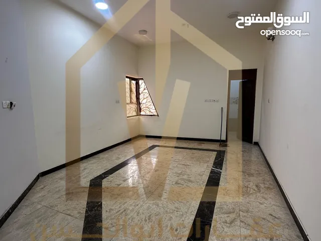 150 m2 4 Bedrooms Townhouse for Rent in Basra Other