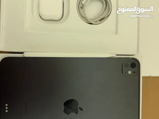 SELLING IPAD PRO M4!