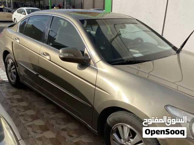 2010 هوندا اكورد Standard
