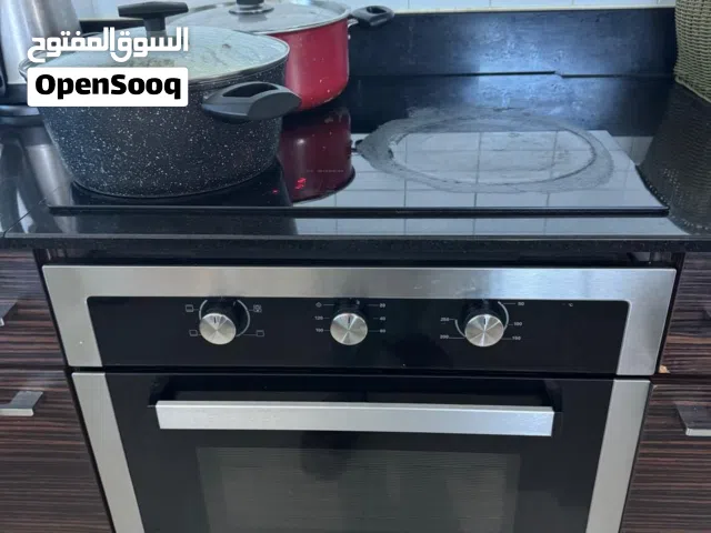 فرن بلت إن Midea بحالة ممتازة للبيع