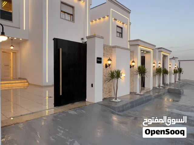 265 m2 5 Bedrooms Townhouse for Sale in Tripoli Ain Zara