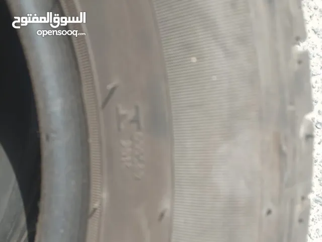 يوجد عدد 4تواير مقاس 175/65R/14 بحالة ممتازة ونظيف سعر 20دينار الاربعھ