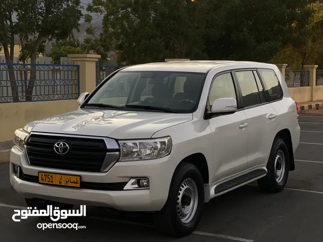 لاندكلوزر V6_ جير اتو _وكالة عمان قمة النظافه