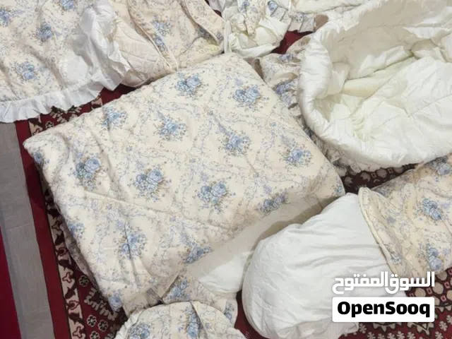 لحاف حق غرفه نوم يوجد معاه