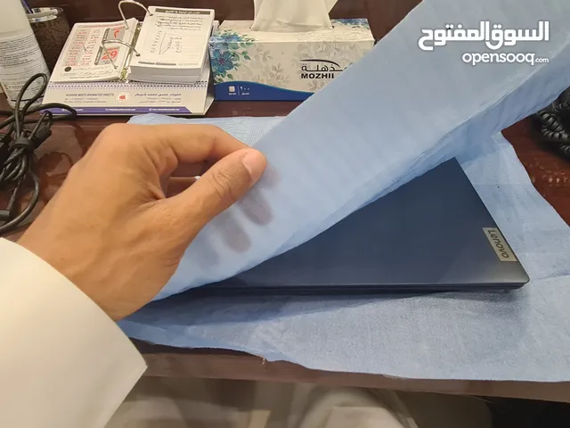 للبيع لابتوب لينوفو شبه جديد