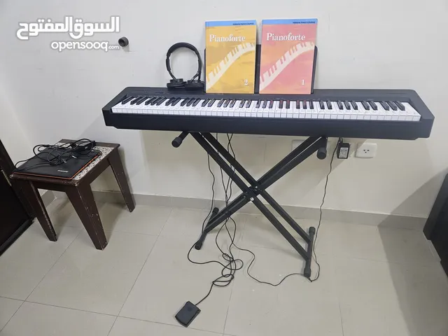 Piano Yamaha 145 with accessories بيانو ياماها مع الاكسسوارات