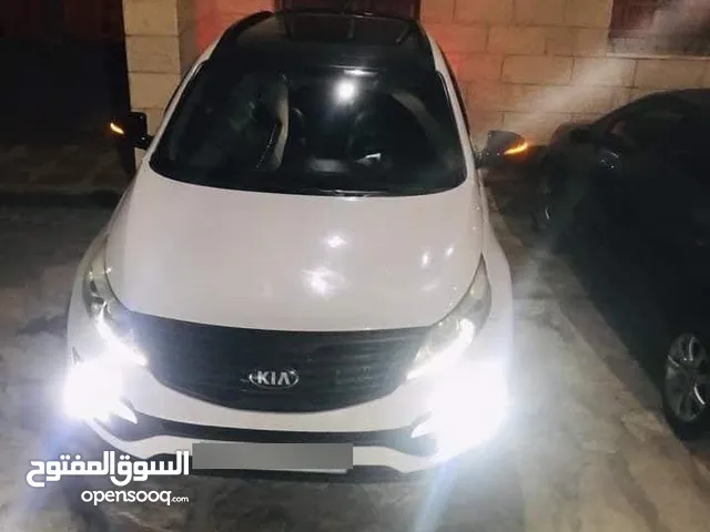 سبورتاج فل الفل فتحه بانورما كل السقف ضواو ليدات قدام ورا  كراسي جلد  صيانه دوريه