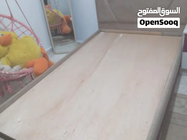 تخت مفرد ونص خشب لاتيه تفصيل