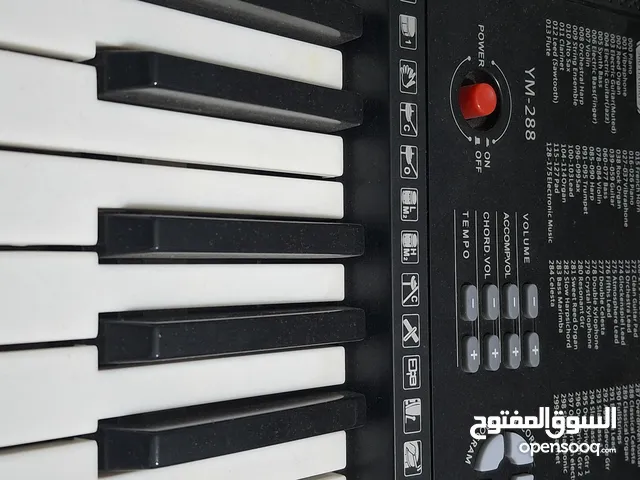 بيانو مستعمل استعمال نظيف للبيع