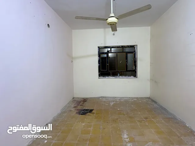 250m2 2 Bedrooms Townhouse for Rent in Basra Other