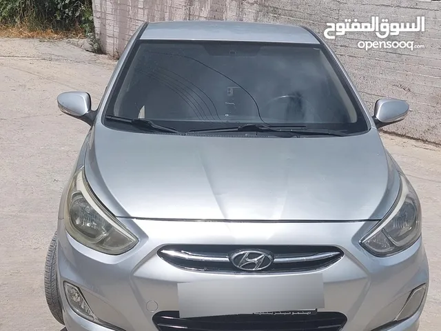 هنداي اكسنت 2017 ممتازه جدا بدون قص لا طولي ولا عرضي هيئة ممتازه متور 1400 جير 6غيار 7غيار ممتاز
