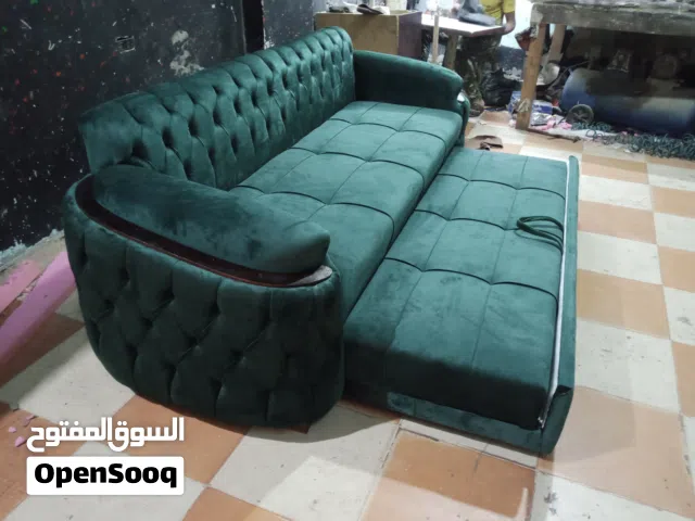 كنبه سرير عموله مقاس مترين واما السرير بيتفرد بيكون مقاسه 130سم خشب زان احمر والسفنج سوفت وميكانيزم