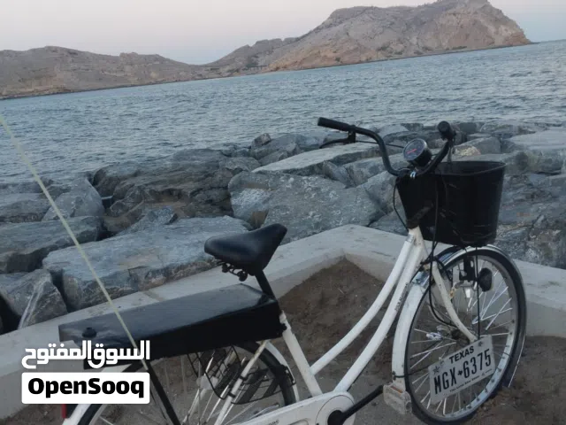 سيكل للبيع مع كامل اكسسوارات الخاصه به