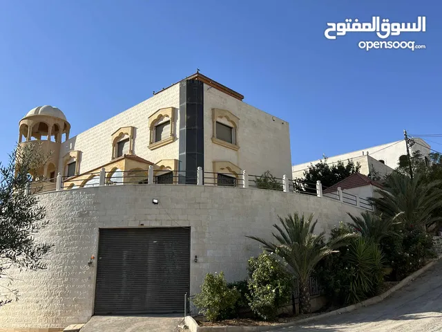 750 m2 More than 6 bedrooms Villa for Sale in Zarqa Birayn