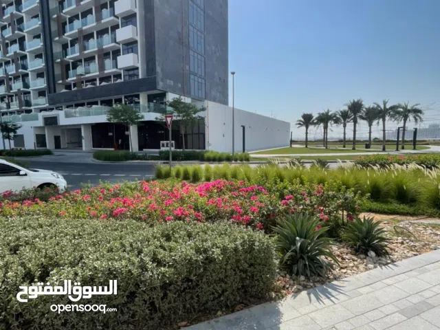 محل تجاري مناسب لجميع المشاريع بافضل المجمعات السكنية الحيويه بعائد مضمون 12% وعرض سعر لقطه