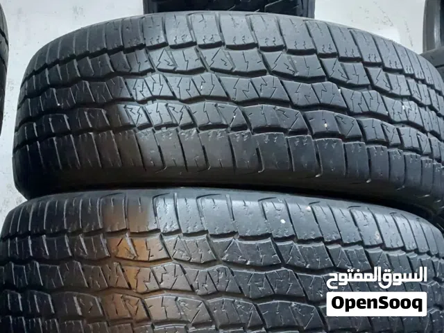 مقصورة عجلات 17 مستعملة بجودة جيدة من علامة أخرى