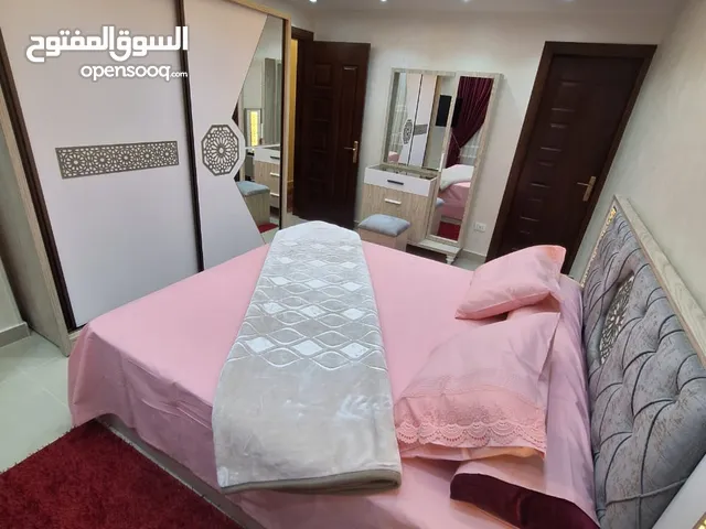 شقه للايجار شارع عزت سلامه خطوات لعباس العقاد الرئيسي سعر اليوم 5000
