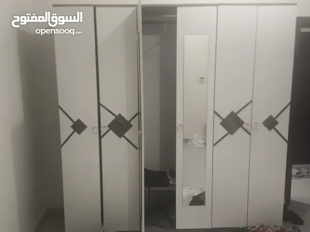 خزانة ملابس غرفة نوم قياس كبير للبيع