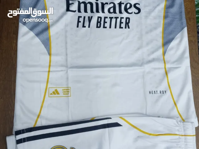 طقم ريال مدريد الأساسي