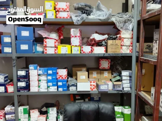 محل تجاري موقع حيوي ونشيط للبيع