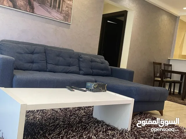 شيقه مفروشه إيجار شهري عوائل 2غرف 2حمام مطبخ اصاله حمام سباحة جم روف