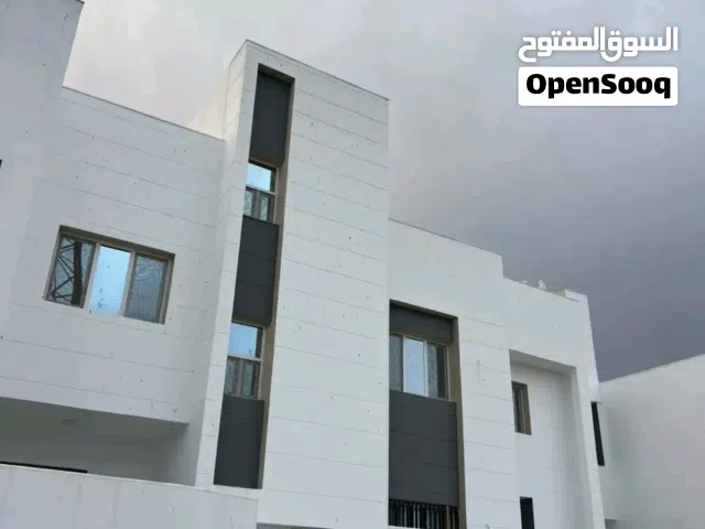 مبنى جديد لم يسكن دورين يتكون من 4شقق يصلح استثمار للبيع في سيده عائشة  حي المهندسين ع قطران  مساحة