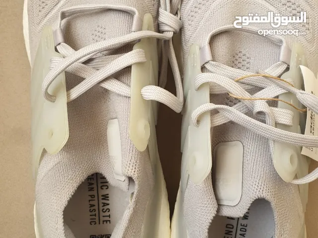 Grey Sport Shoes in Ras Al Khaimah