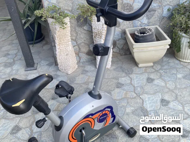 الة سيكل بلون رصاصي