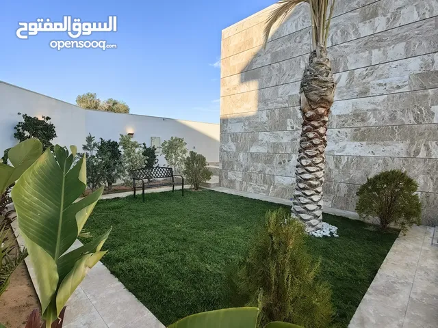 550 m2 3 Bedrooms Villa for Sale in Tripoli Al-Serraj