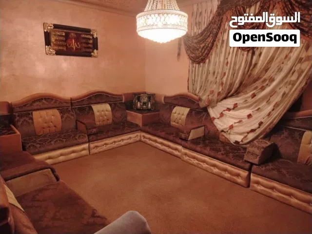 طقم كنب تفصيل نضيف جدا 14مقعد