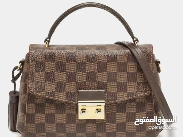 شنطه LV مع الشهاده