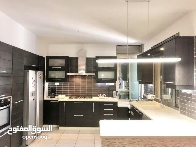 170 m2 3 Bedrooms Apartments for Rent in Ramallah and Al-Bireh Al Masyoon
