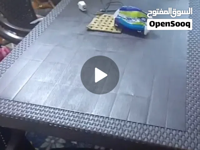 ميز طعام كبير جدا