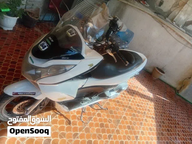 Pcx 150 جيل اول