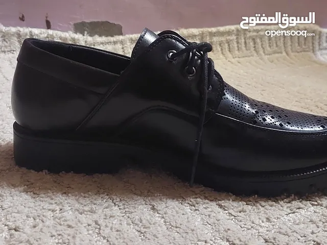 45 Slippers & Flip flops in Mecca