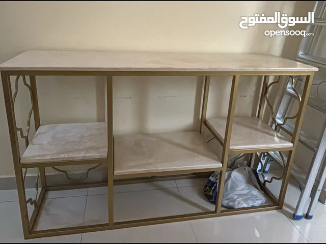 طاولاتين ضيافه رخام بيج مع ذهبي
