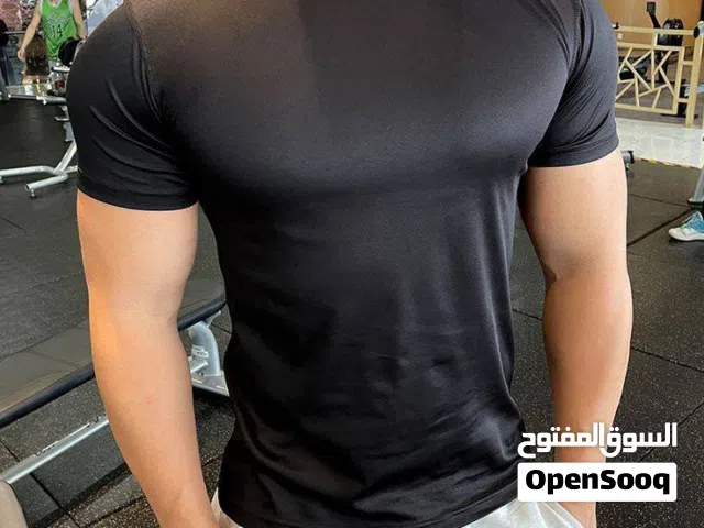 تيشيرت-جم/أسود/أبيض