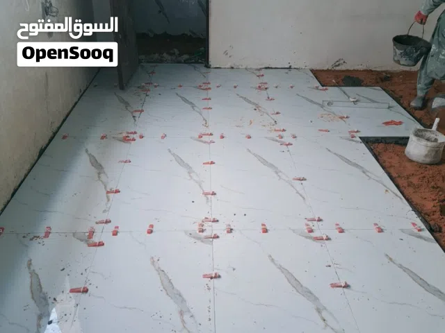 معلم بلاط وترميم باكستاني