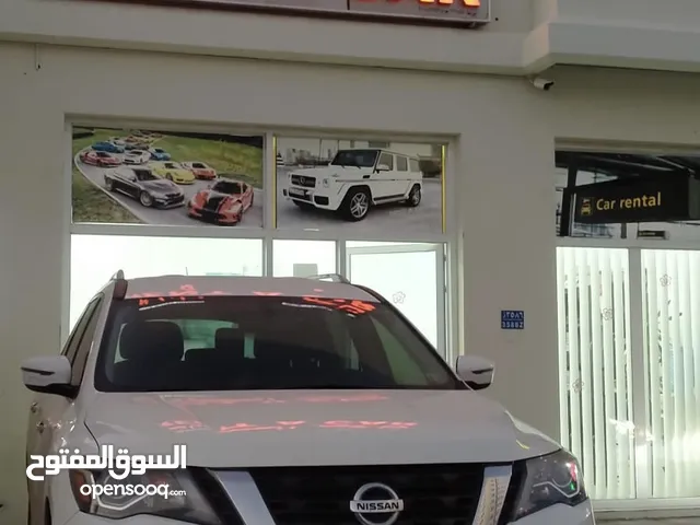 Nissan Pathfinder in Muscat