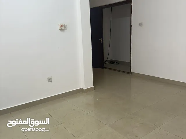 شقة للايجار في الخوير مقابل فندق السفير