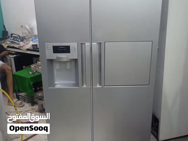 ثلاجه بابين نظيفه بالكامل وممتازه جدا بدون اعطال(Samsung)قابل للتفاوض
