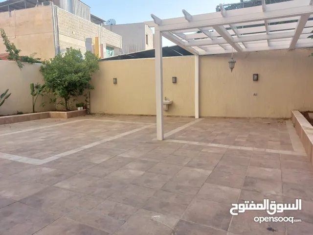 250 ft² 2 Bedrooms Apartments for Rent in Amman Swefieh
