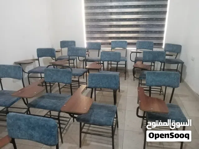 كراسي يد 18كرسي بحالة ممتازة الواحد ب 6 دنانير طاولة اجتماعات فخمة مع 6 كراسي جلد كما في الصورة ب250