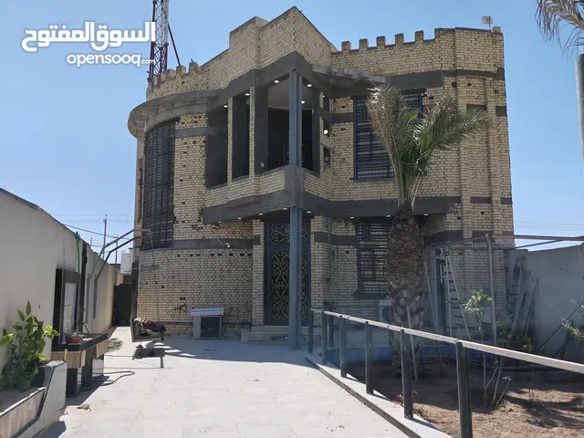 250 m2 5 Bedrooms Townhouse for Sale in Basra Abu Al-Khaseeb