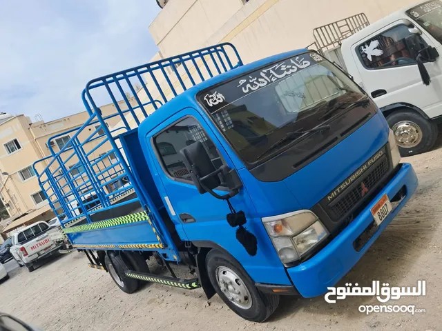 We are sale Mitsubishi canter six wheel model2008