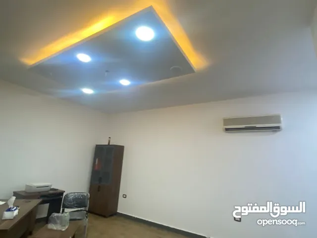 مكتب مجهز للايجار في زاوية الدهماني