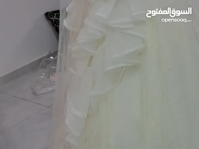 Weddings and Engagements Dresses in Al Sharqiya