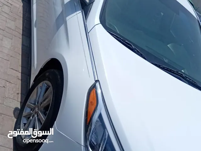 هيونداي سوناتا وارد أمريكي موديل 2015 SE ماشي 158124 ايرباجات وكالة 5NPE24AF9FH218217