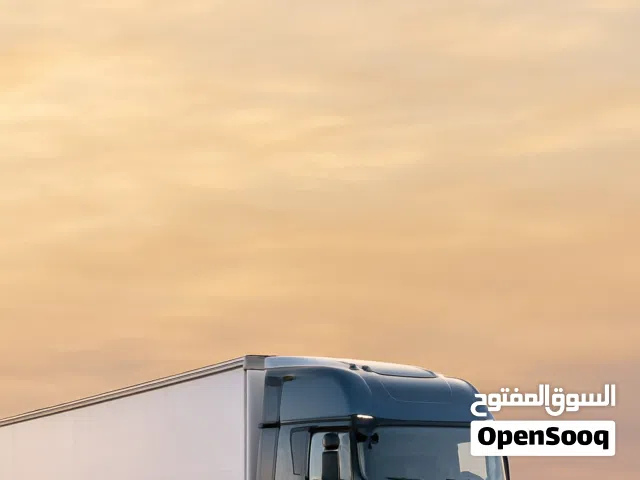 متوفر لدينا قواطر تحميل الحمولات الثقيلة من 20 طن وفوق بين دول الخليج العربي والأردن واليمن