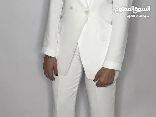White Blazer and Trouser Set طقم بليزر أبيض مع بنطال